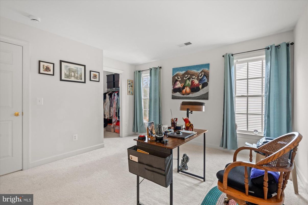 Home Office, Interior