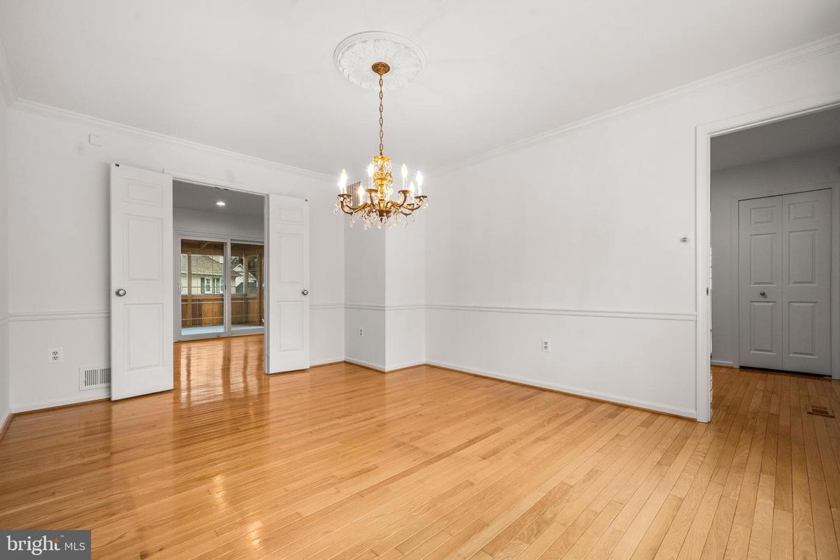 Chandelier, Empty room, Interior, Recessed Lighting, Wood Texture Flooring