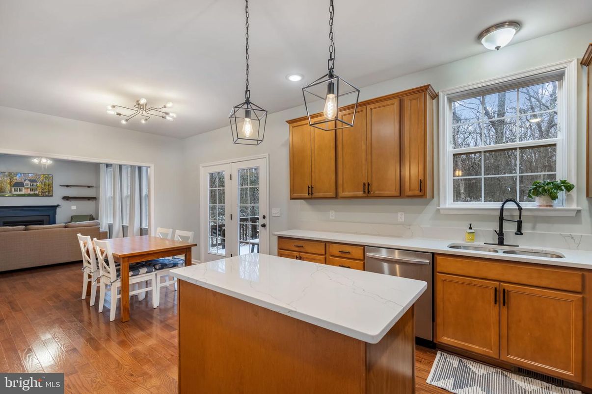 Dining room, Interior, Kitchen, Living room, Pendant Lights, Recessed Lighting, Wood Texture Flooring