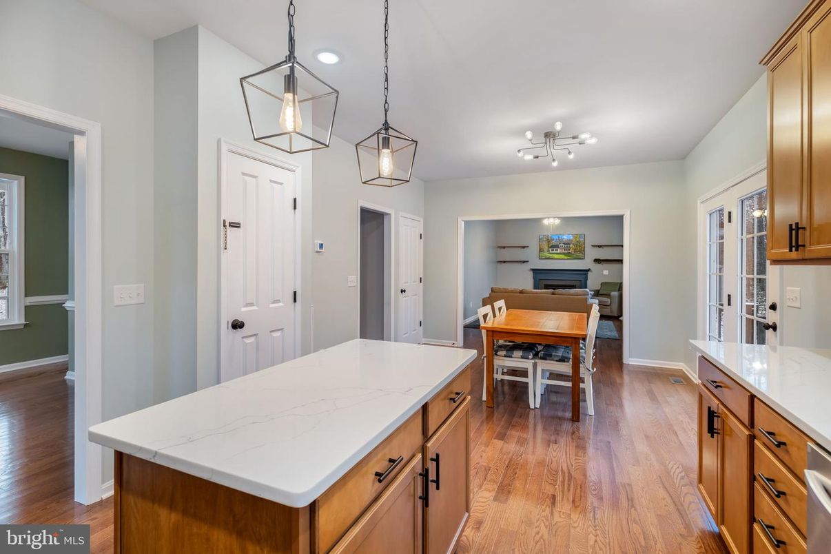 Dining room, Interior, Kitchen, Pendant Lights, Recessed Lighting, Wood Texture Flooring