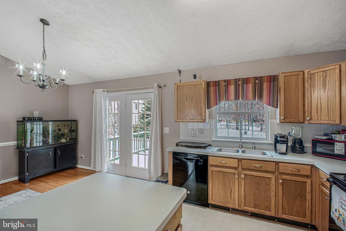 Chandelier, Interior, Kitchen, Wood Texture Flooring