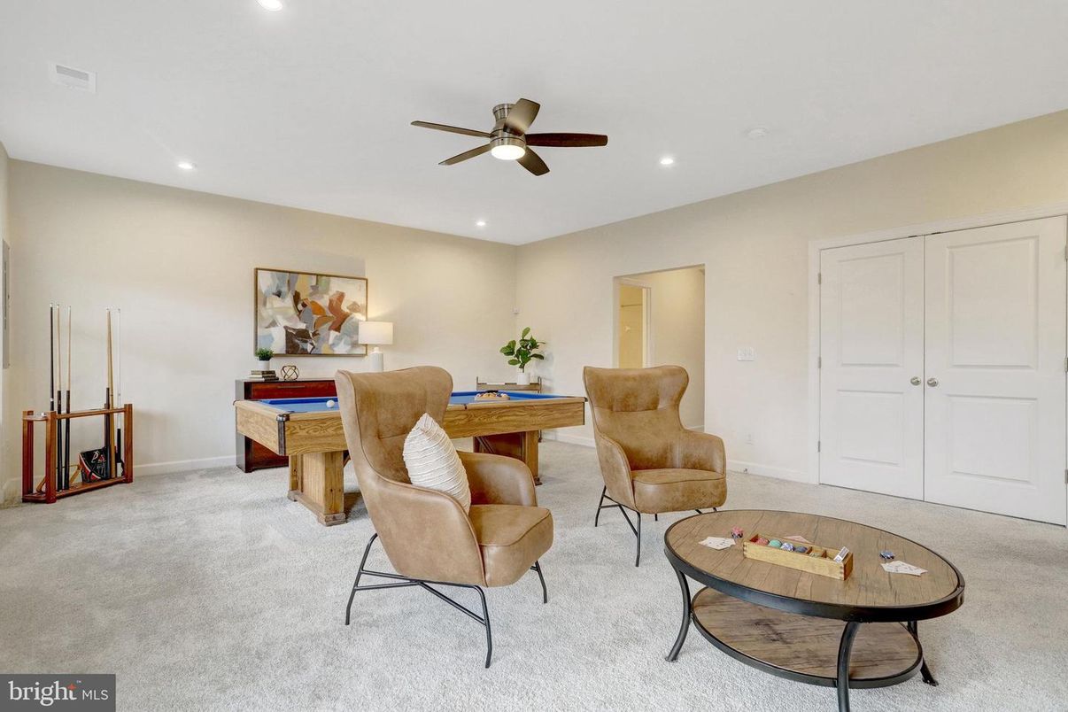Billiard Table, Game Room, Interior, Recessed Lighting