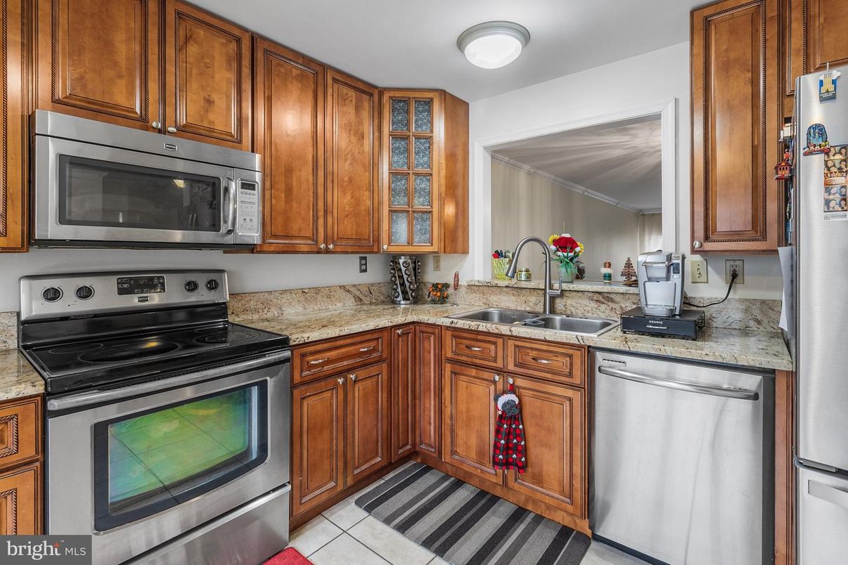 Interior, Kitchen, Stainless Steel Appliances