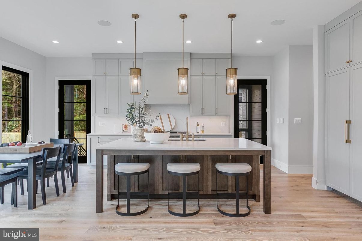 Dining room, Interior, Kitchen, Pendant Lights, Recessed Lighting, Wood Texture Flooring