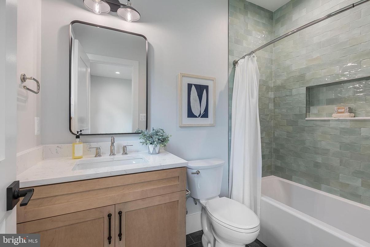 Bathroom, Interior, Recessed Lighting