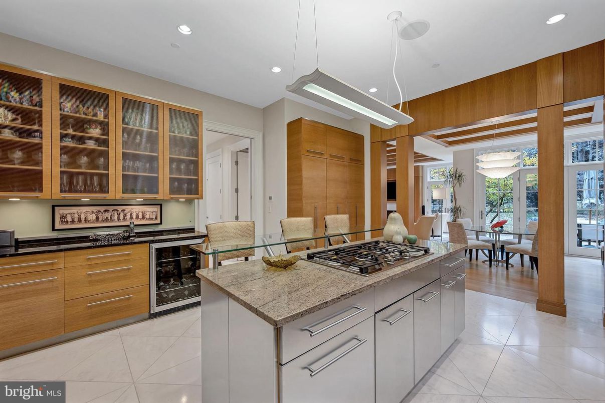 Dining room, Interior, Kitchen, Pendant Lights, Recessed Lighting, Stainless Steel Appliances