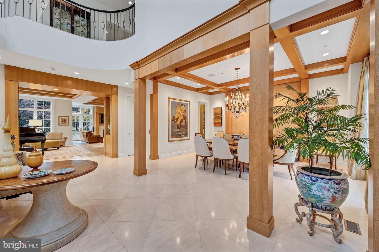 Chandelier, Dining room, Interior, Living room, Recessed Lighting, Wooden Beams