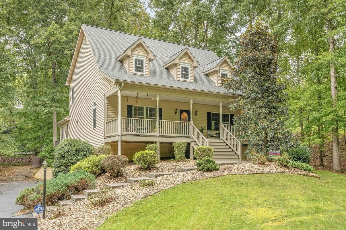 Exterior, Facade, Cape Cod