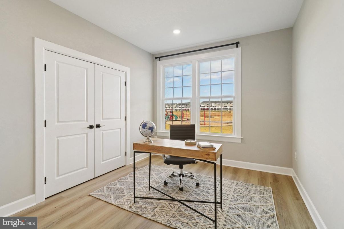 Home Office, Interior, Recessed Lighting, Wood Texture Flooring