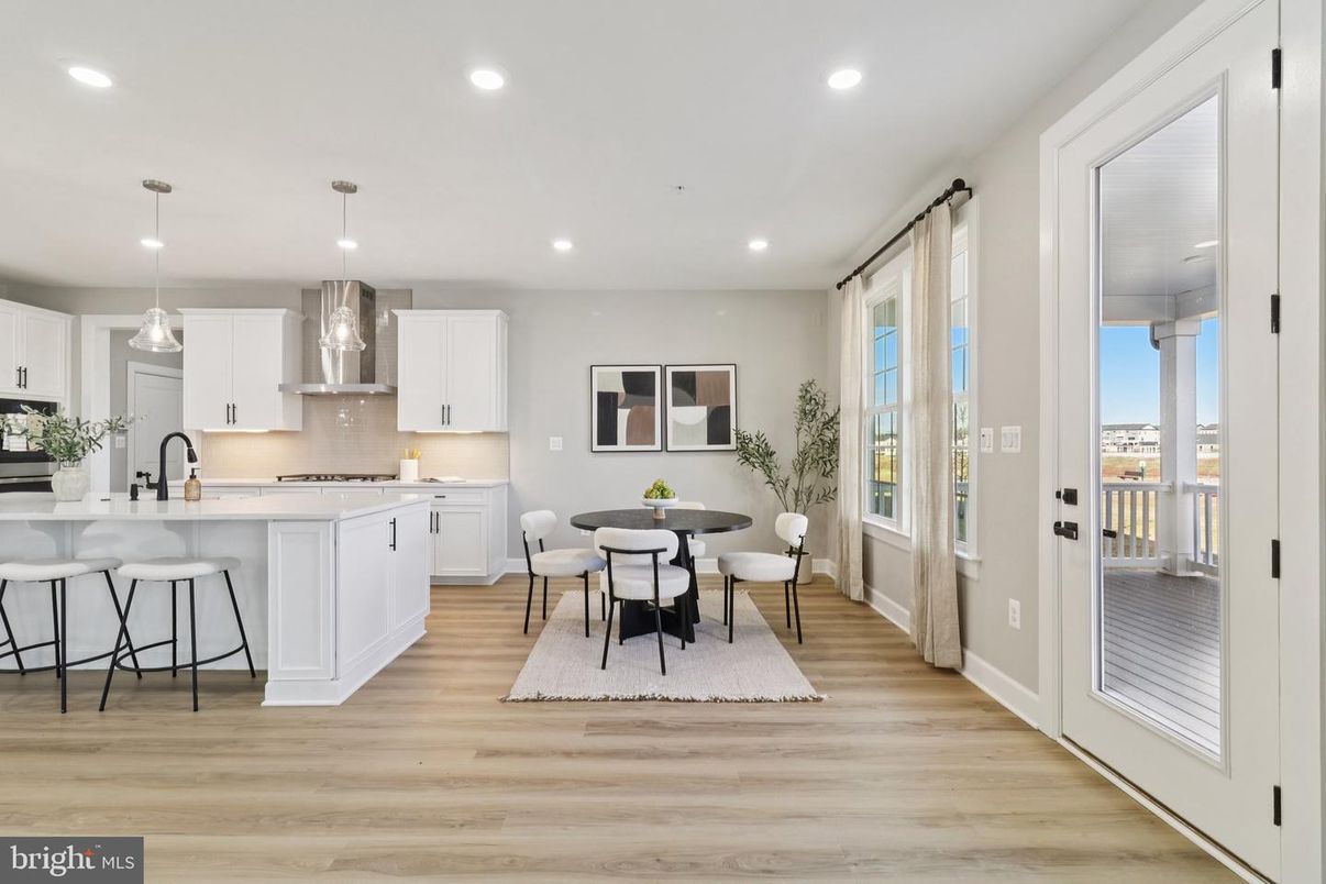 Dining room, Interior, Kitchen, Pendant Lights, Recessed Lighting, Wood Texture Flooring