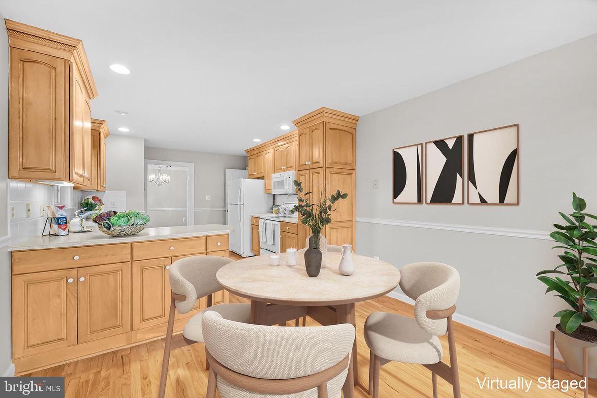 Dining room, Interior, Kitchen, Recessed Lighting, Wood Texture Flooring