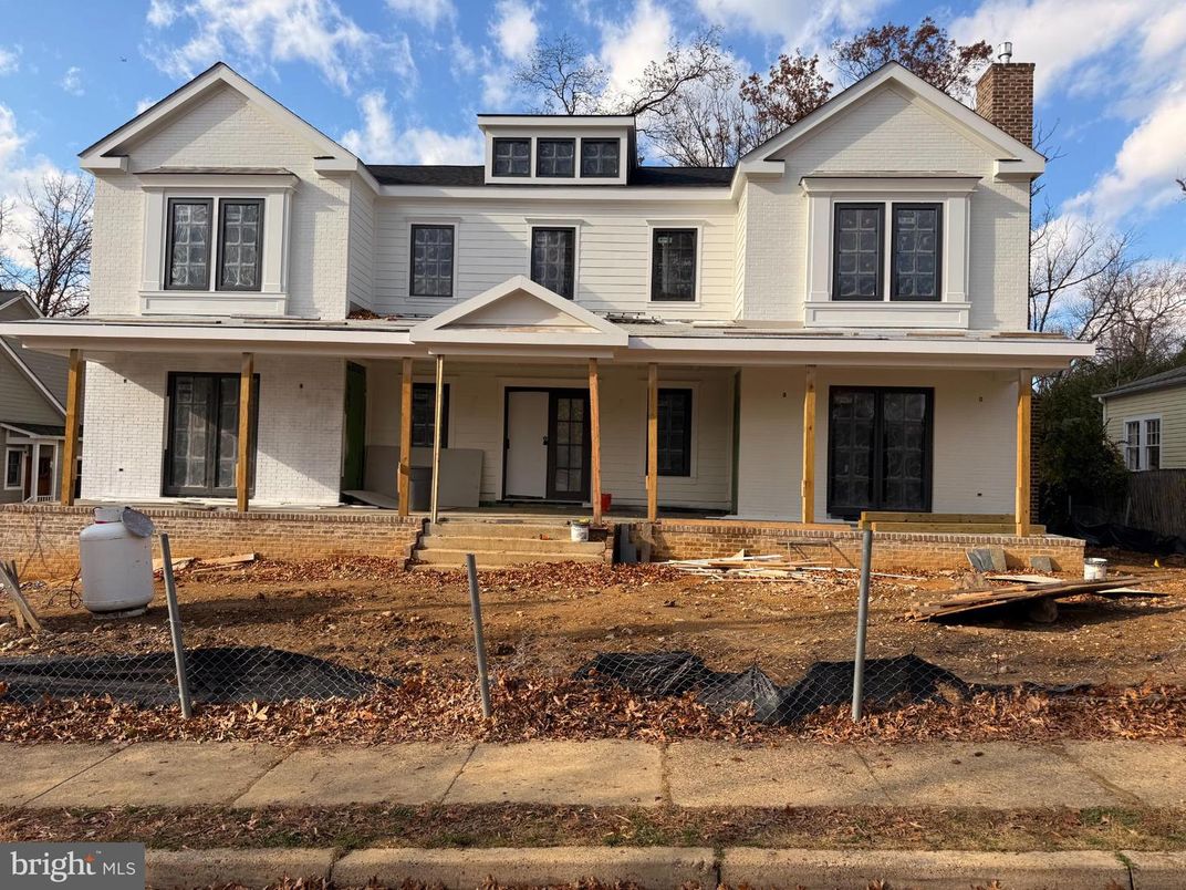 Exterior, Facade, Farmhouse