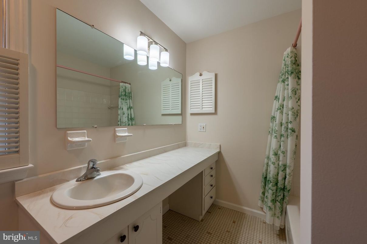 Bathroom, Dual Sink Vanities, Interior, Tile Countertops