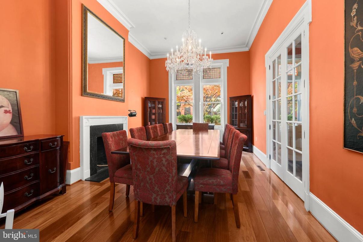 Chandelier, Dining room, Interior, Recessed Lighting, Wood Texture Flooring