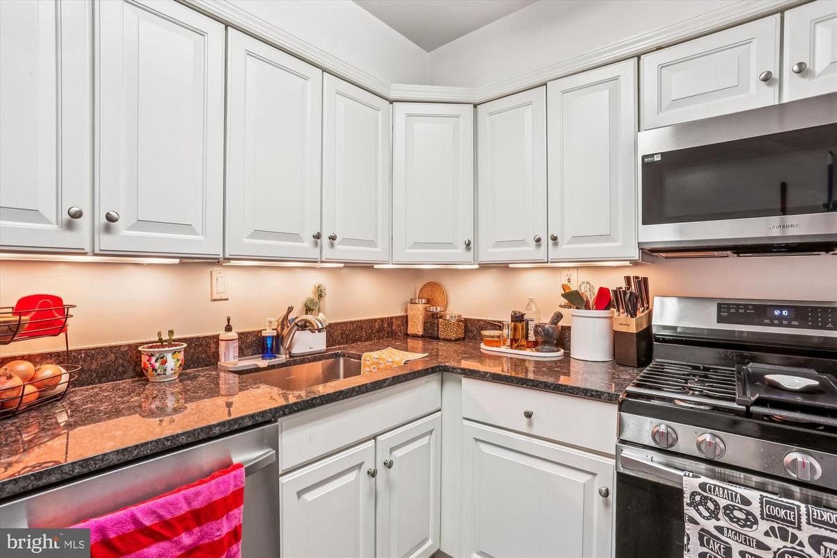 Interior, Kitchen, Stainless Steel Appliances