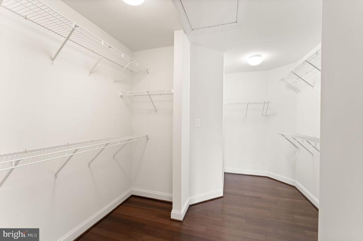 Interior, Walk-in Closets, Wood Texture Flooring