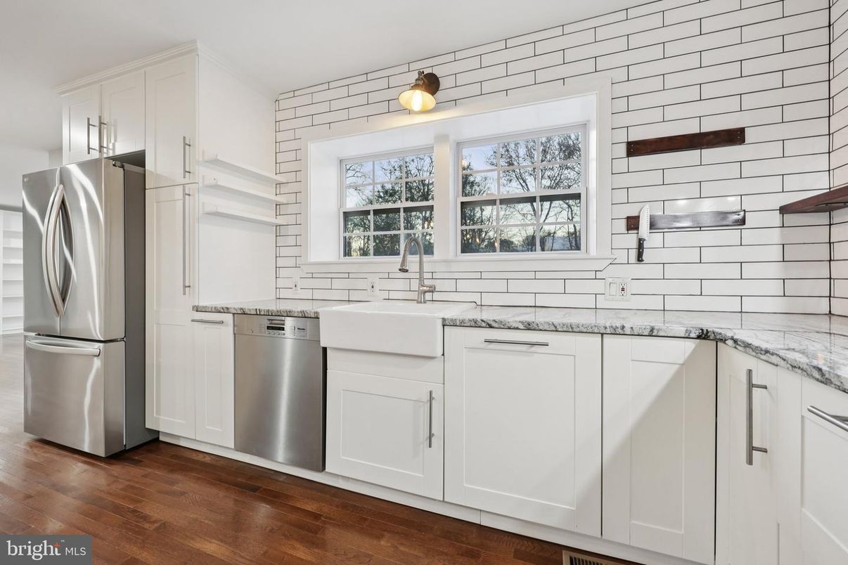 Interior, Kitchen, Stainless Steel Appliances, Wood Texture Flooring