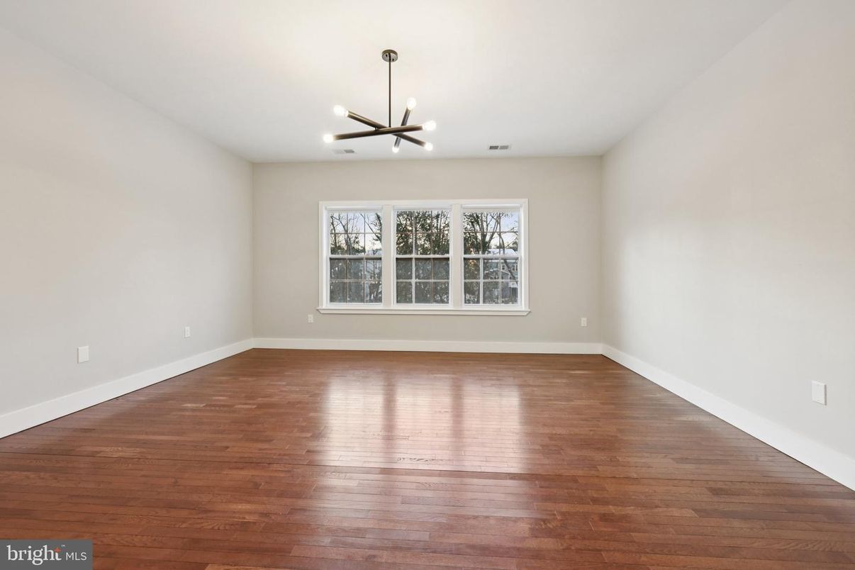 Empty room, Interior, Pendant Lights, Wood Texture Flooring