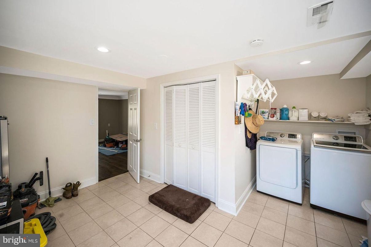 Interior, Recessed Lighting, Washer