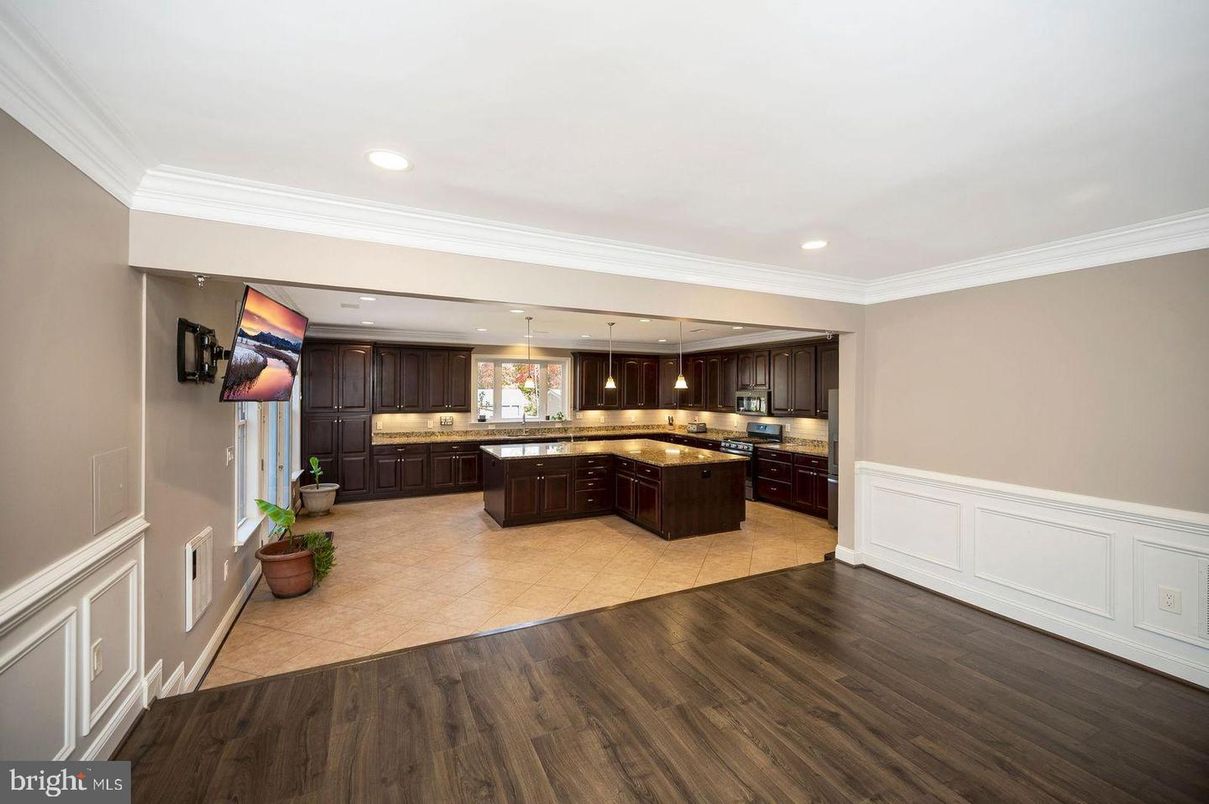 Interior, Kitchen, Pendant Lights, Recessed Lighting, Wood Texture Flooring
