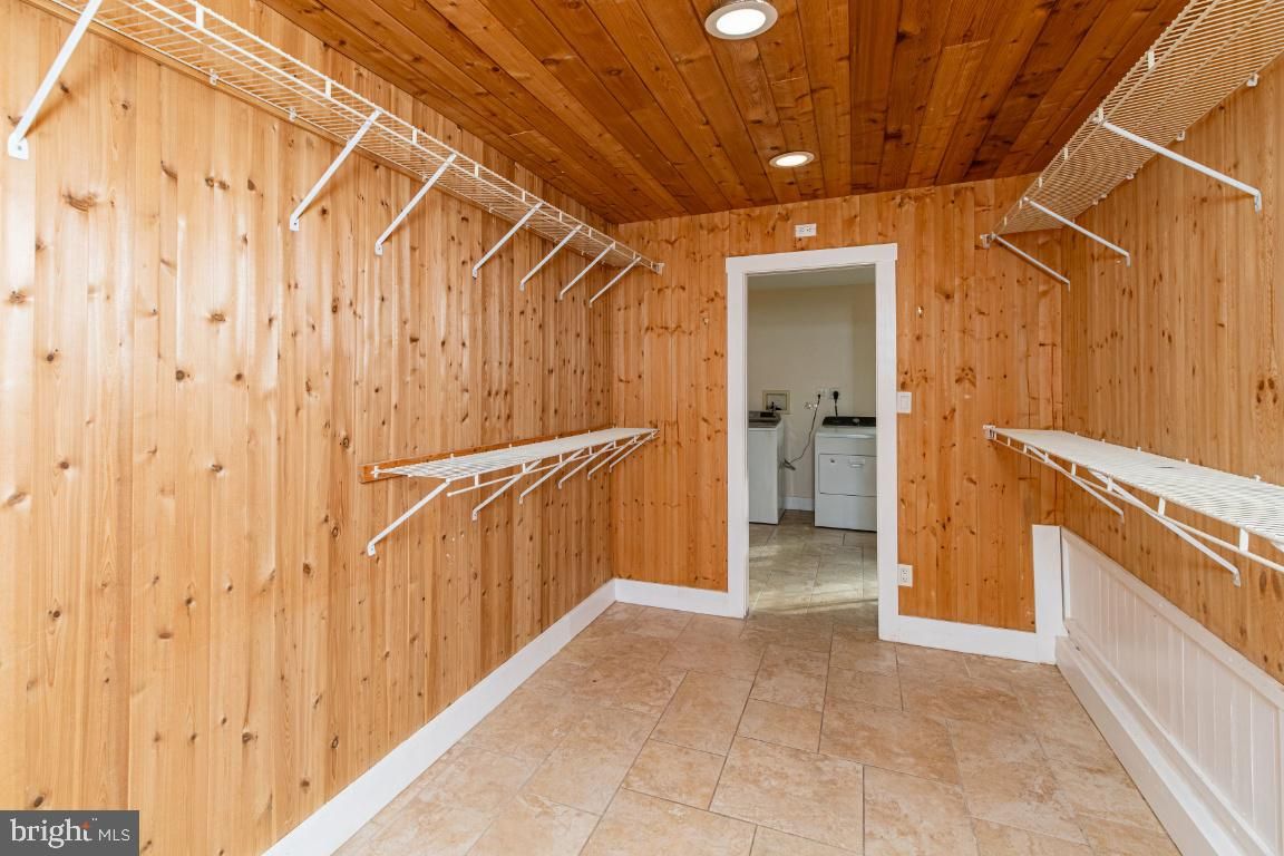 Bathroom, Interior, Recessed Lighting, Wooden Ceilings, Wooden Walls