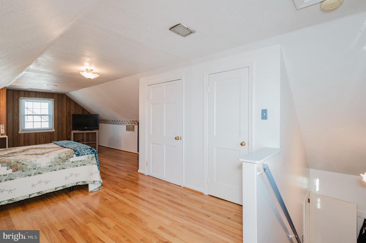 Bedroom, Interior, Wood Texture Flooring, Wooden Walls