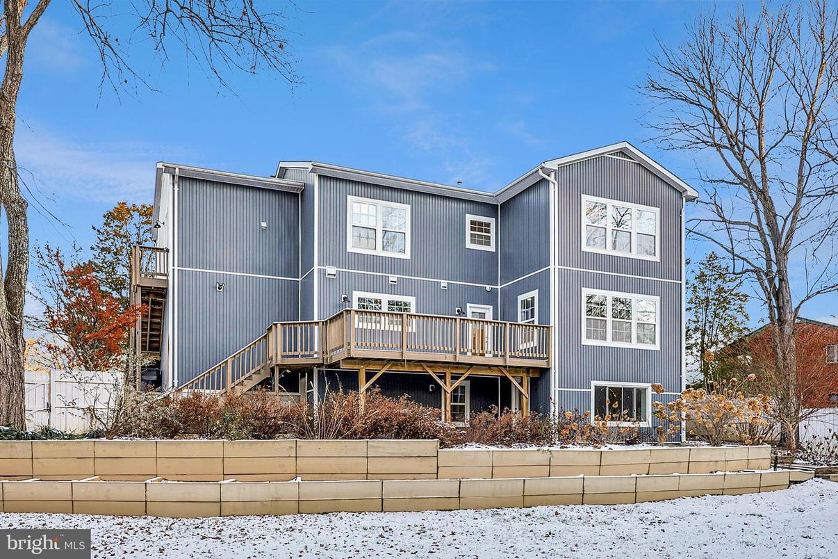 Exterior, Facade, Farmhouse