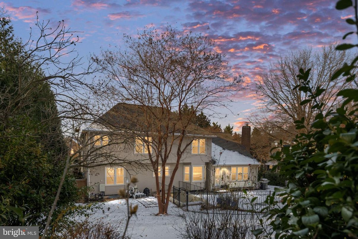 Exterior, Facade, None