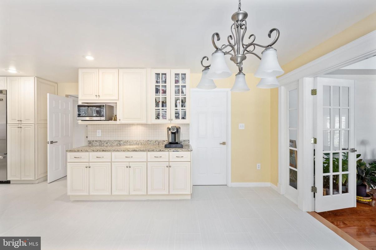 Chandelier, Interior, Kitchen, Recessed Lighting, Wood Texture Flooring