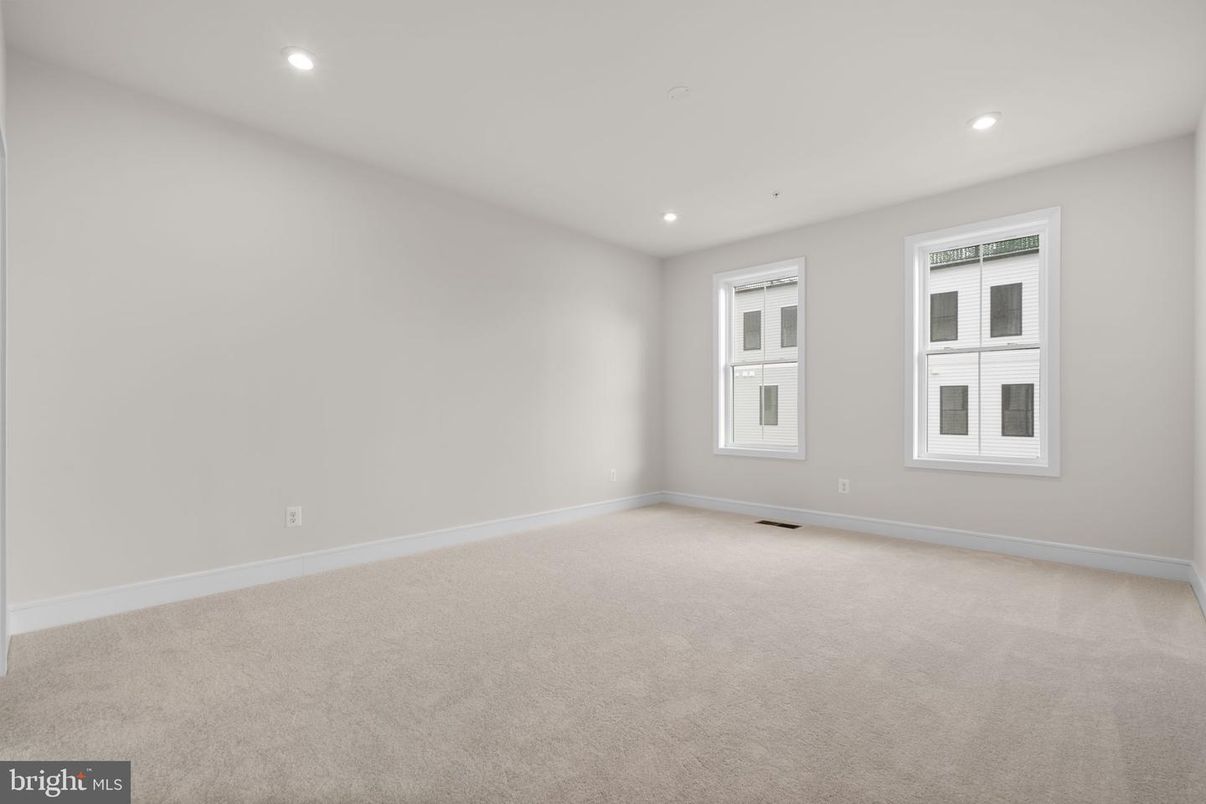 Empty room, Interior, Recessed Lighting