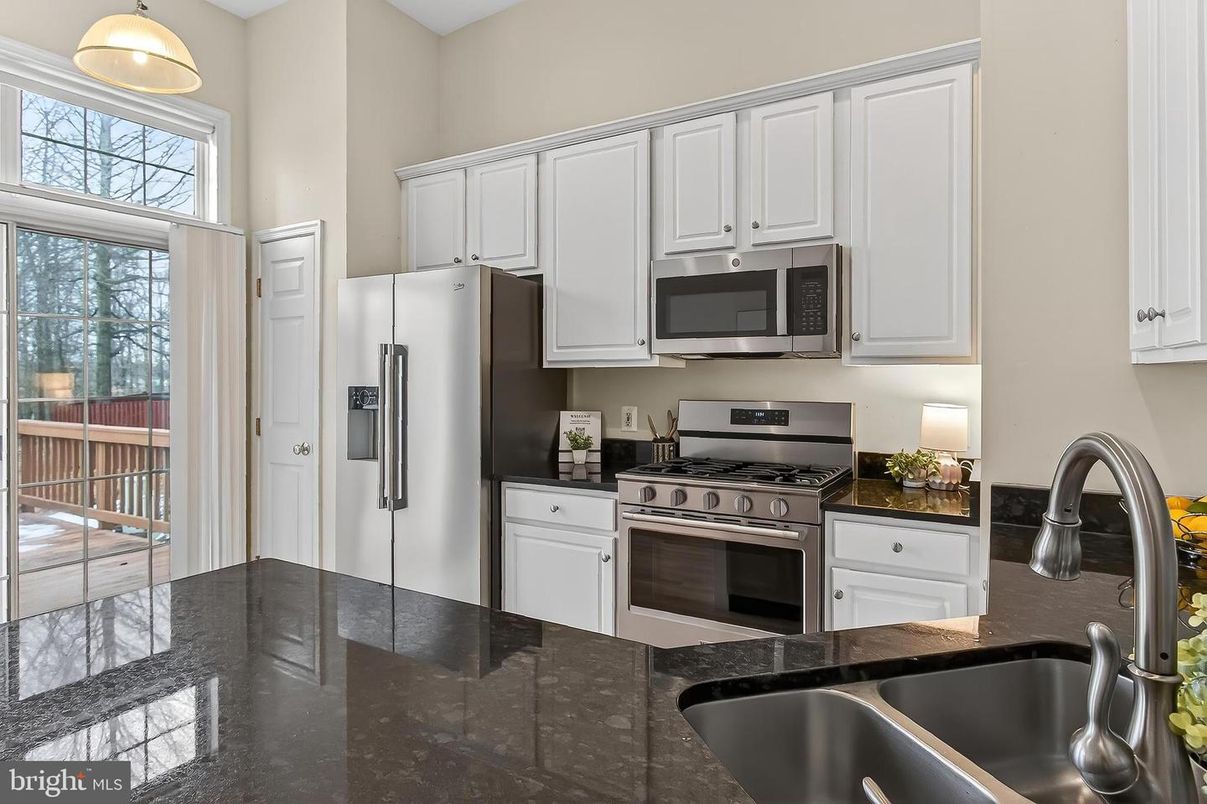 Interior, Kitchen, Pendant Lights, Stainless Steel Appliances