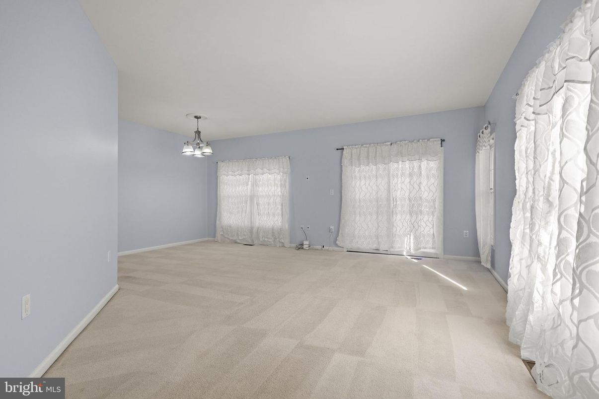 Chandelier, Empty room, Interior, Pendant Lights