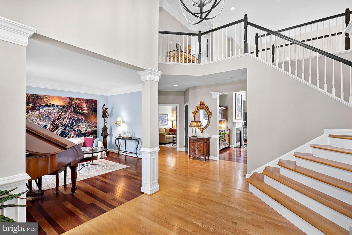 Interior, Piano, Recessed Lighting, Wood Texture Flooring