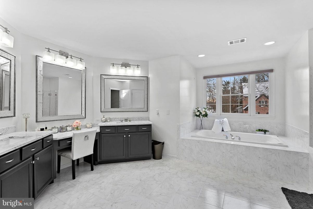 Bathroom, Dual Sink Vanities, Interior, Marble, Recessed Lighting