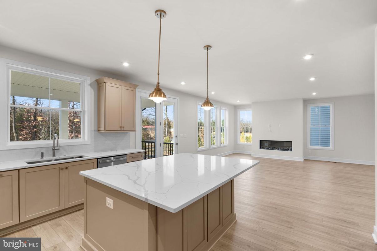 Fireplace, Interior, Kitchen, Pendant Lights, Recessed Lighting, Wood Texture Flooring