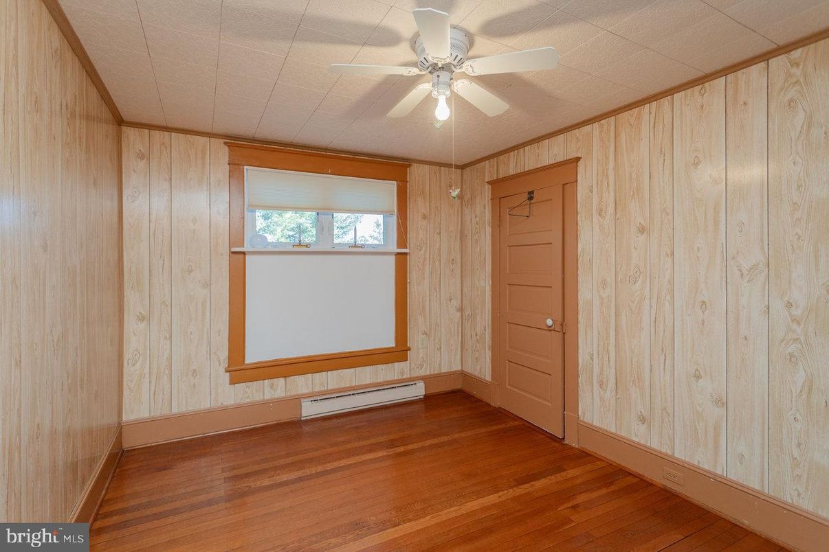 Empty room, Interior, Wood Texture Flooring, Wooden Walls
