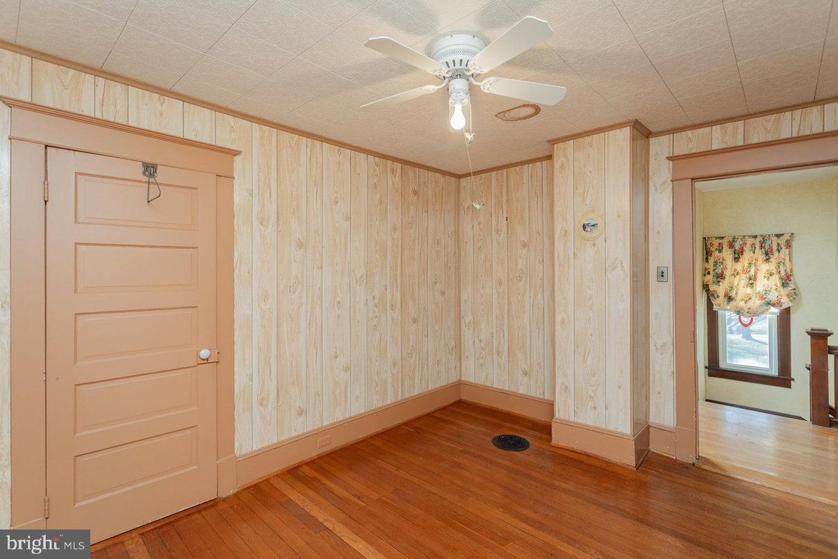Empty room, Interior, Wood Texture Flooring, Wooden Walls