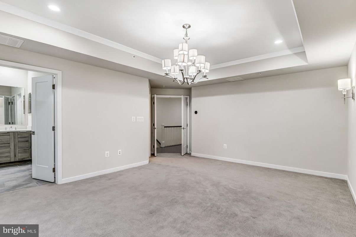 Chandelier, Empty room, Interior, Recessed Lighting
