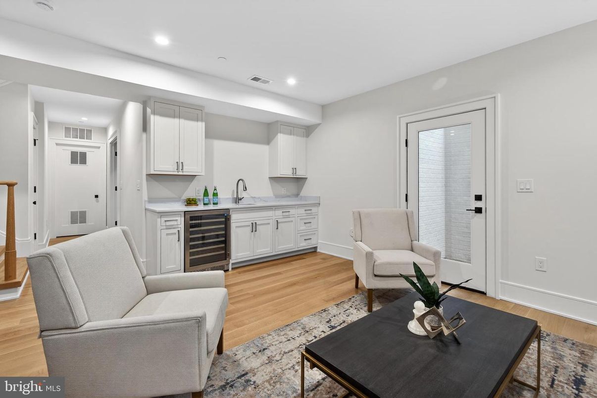 Interior, Kitchen, Living room, Recessed Lighting, Wood Texture Flooring