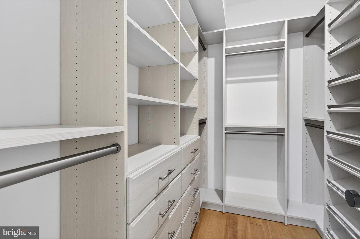 Interior, Walk-in Closets, Wood Texture Flooring