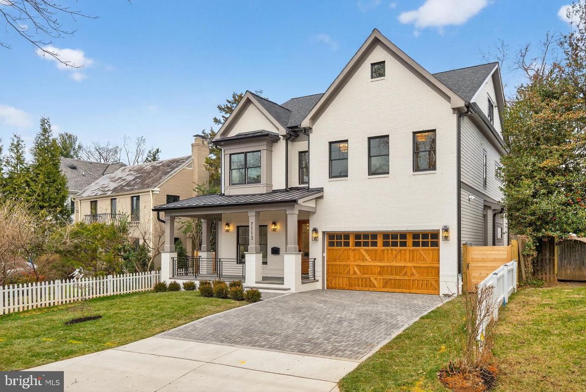 Attached, Exterior, Facade, Farmhouse