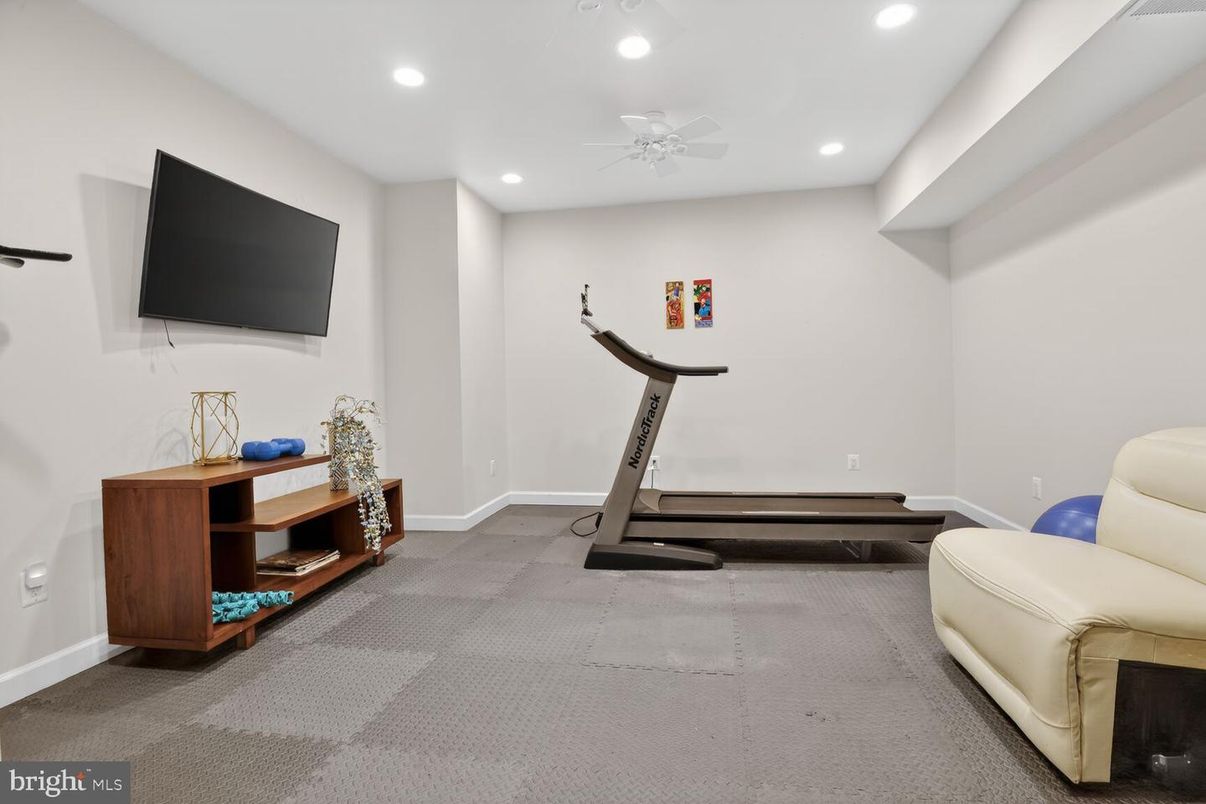 Fitness Equipment, Interior, Recessed Lighting