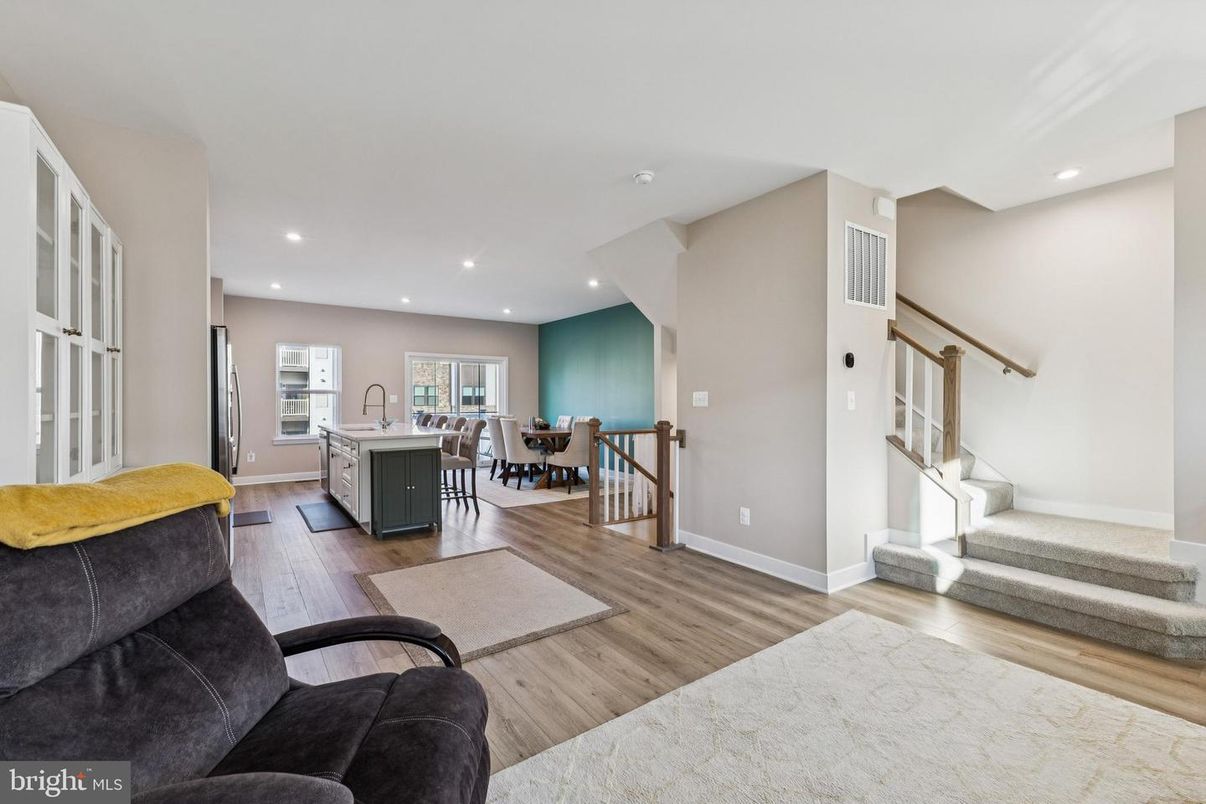 Dining room, Interior, Kitchen, Recessed Lighting, Wood Texture Flooring