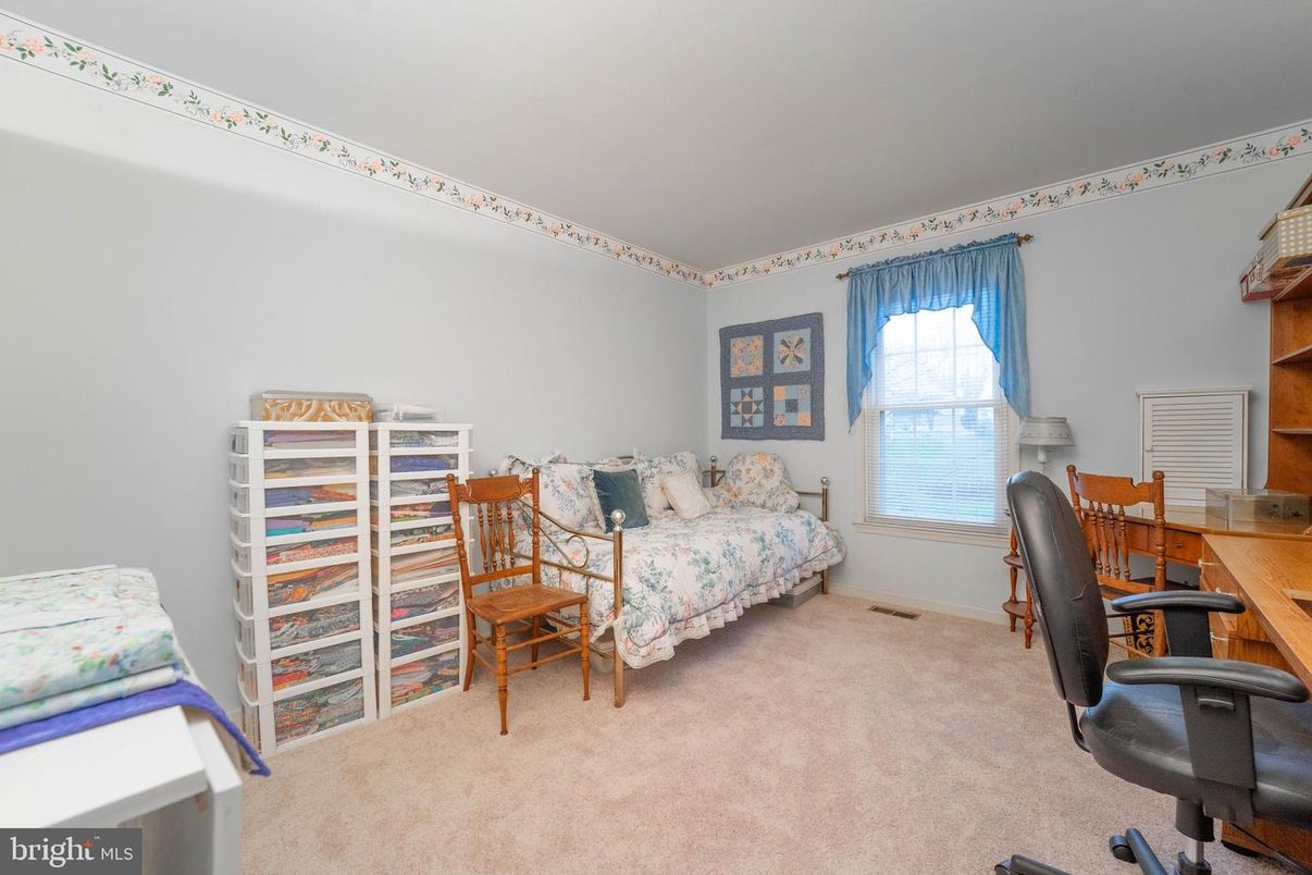 Home Office, Interior