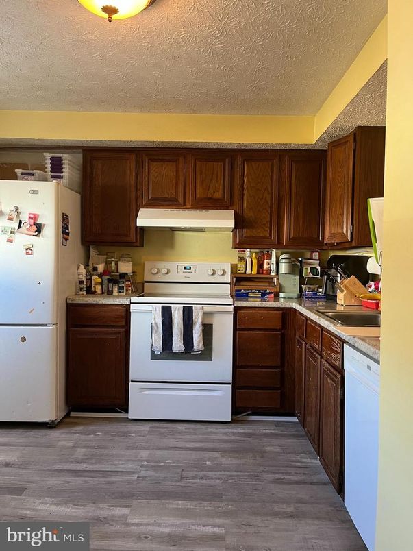 Interior, Kitchen, Wood Texture Flooring