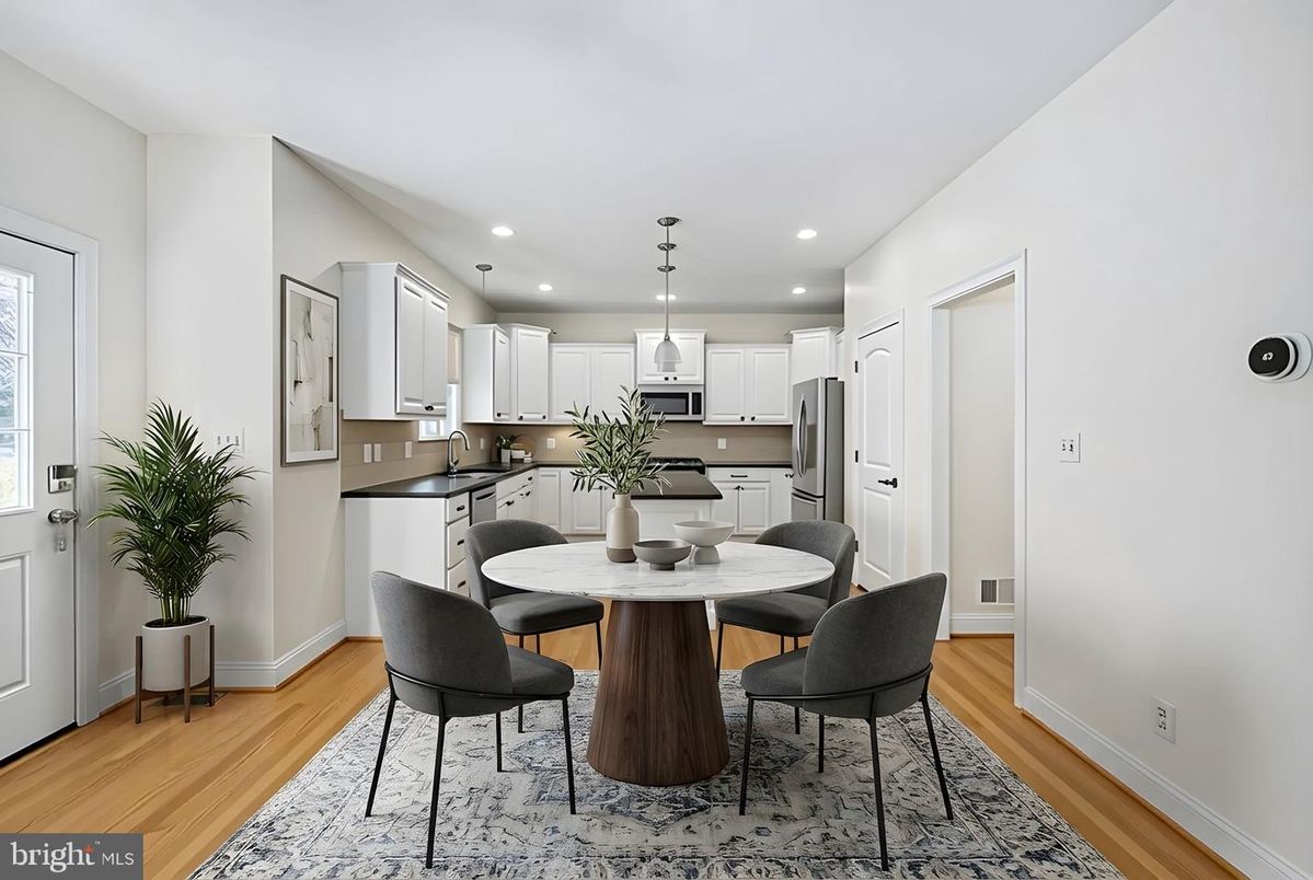 Dining room, Interior, Kitchen, Pendant Lights, Recessed Lighting, Wood Texture Flooring
