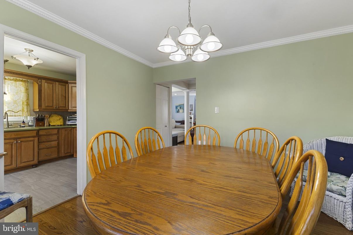 Chandelier, Dining room, Interior, Pendant Lights, Wood Texture Flooring
