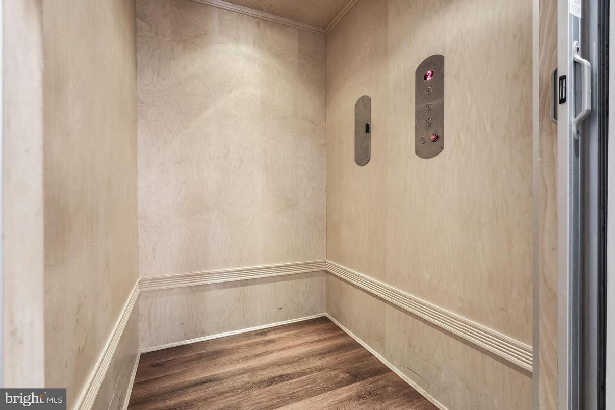 Elevator, Interior, Wood Texture Flooring