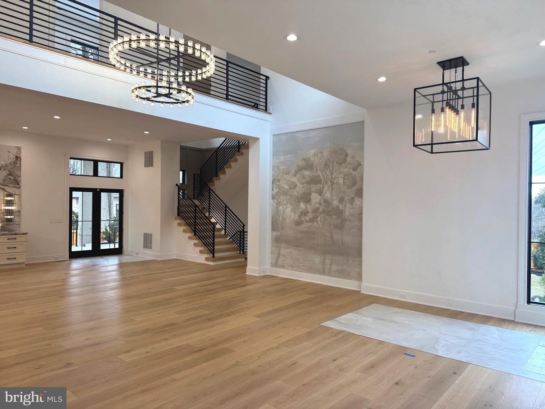 Interior, Pendant Lights, Recessed Lighting, Wood Texture Flooring