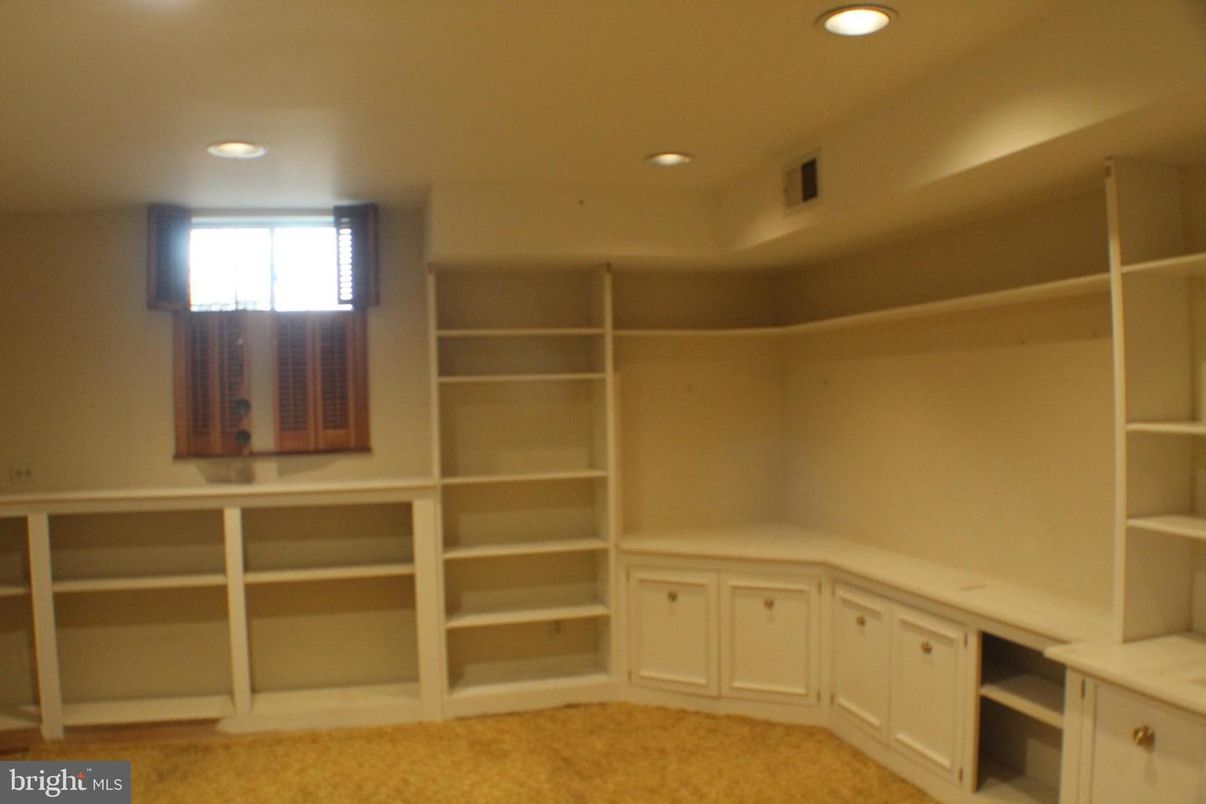 Interior, Recessed Lighting, Walk-in Closets